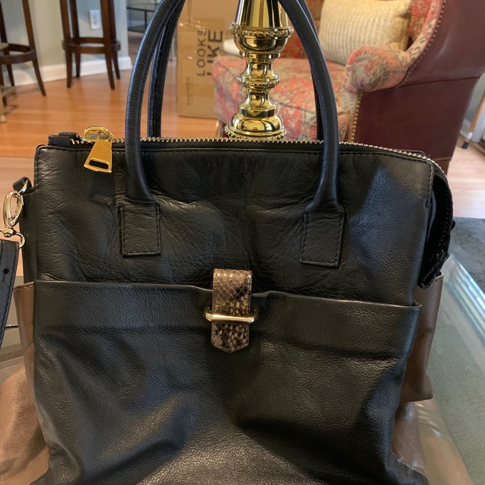 Shoulder Bag - Picture 7 of 9